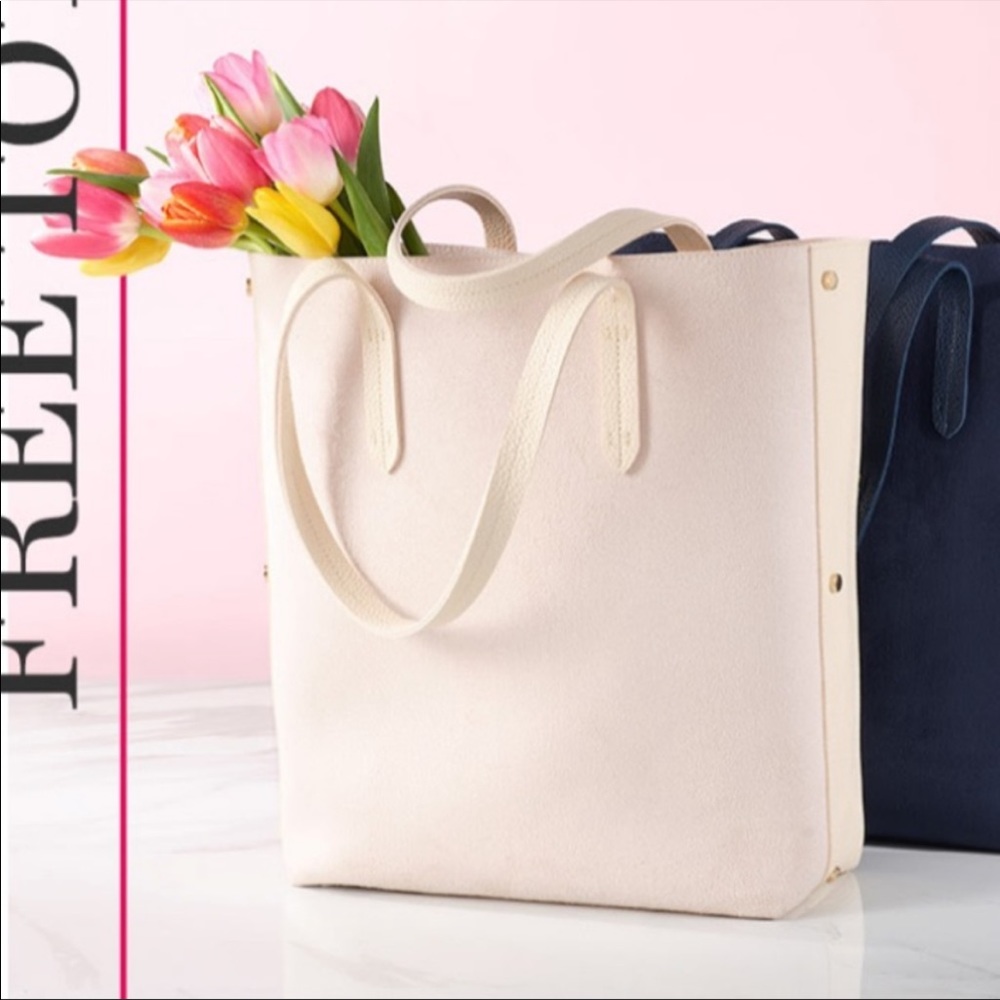 NWT Ulta Neutral Tote - Super Cute!